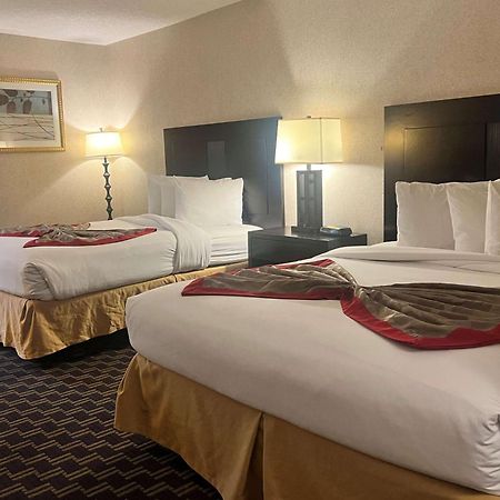 Ramada By Wyndham Jacksonville I-95 By Butler Blvd Extérieur photo