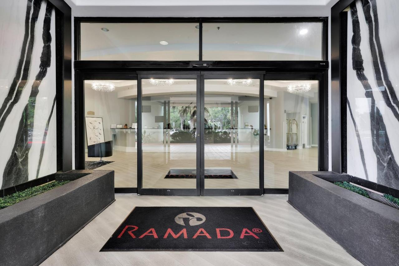 Ramada By Wyndham Jacksonville I-95 By Butler Blvd Extérieur photo