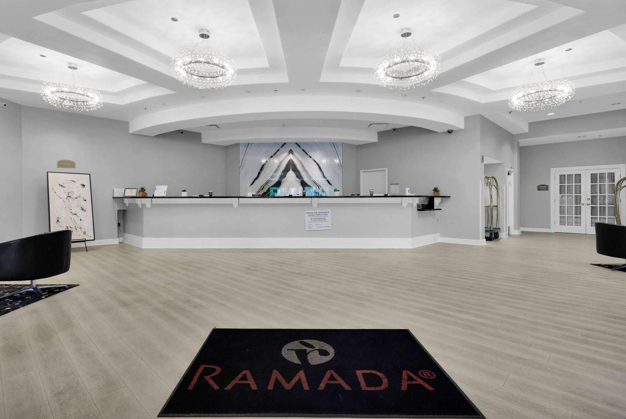 Ramada By Wyndham Jacksonville I-95 By Butler Blvd Extérieur photo