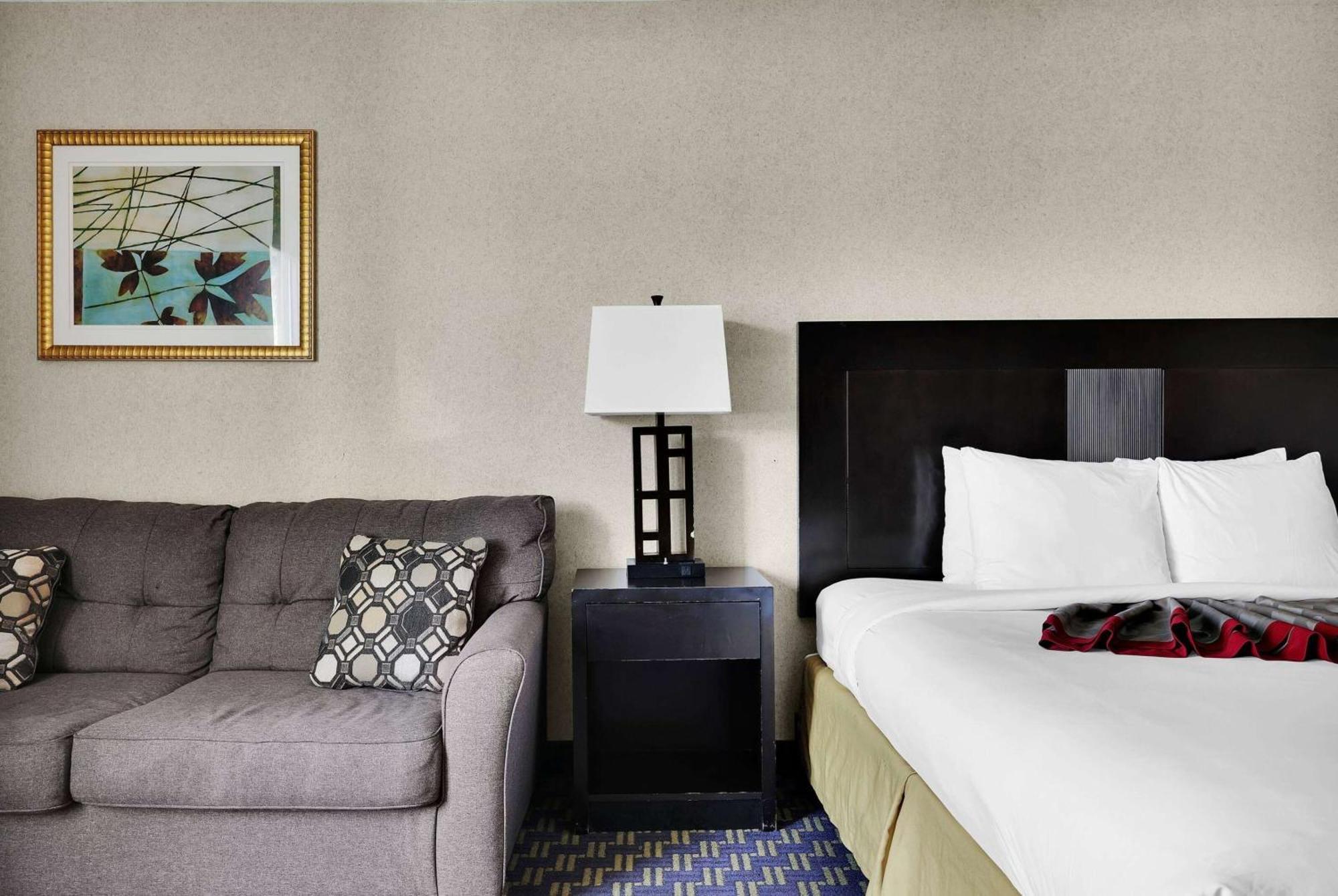 Ramada By Wyndham Jacksonville I-95 By Butler Blvd Extérieur photo